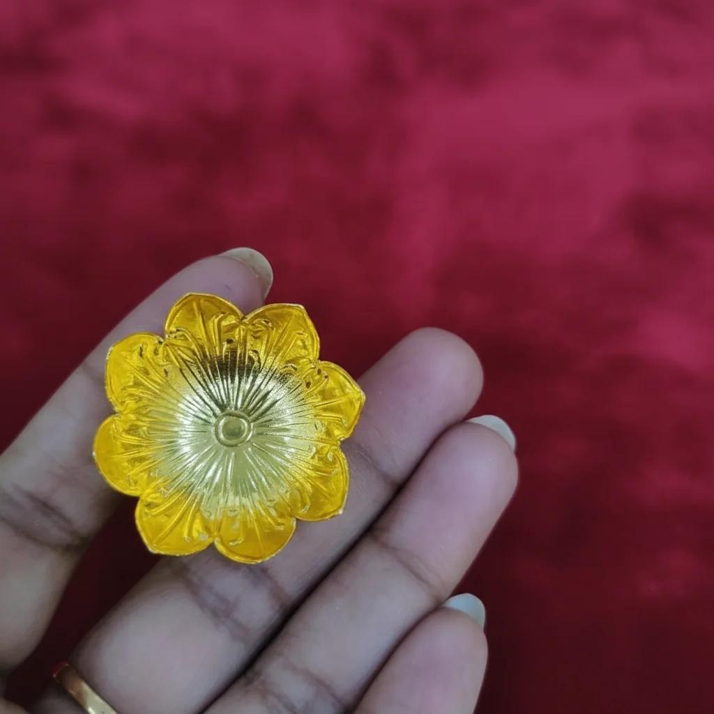 VPH Gift Store Gold Amla Stand in German Silver Ideal for Festivals