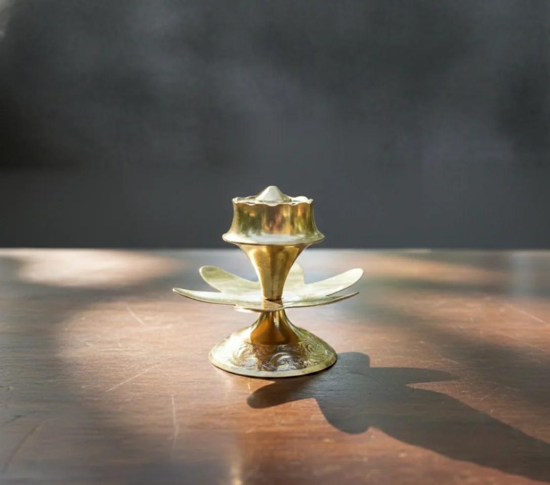 Sri Yagnaa Elegant Agarbathi Stand for Temple & Pooja Rituals