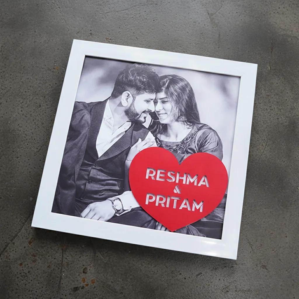 MH Decors Decorative Heart-Shaped Display with Photo and Personalization