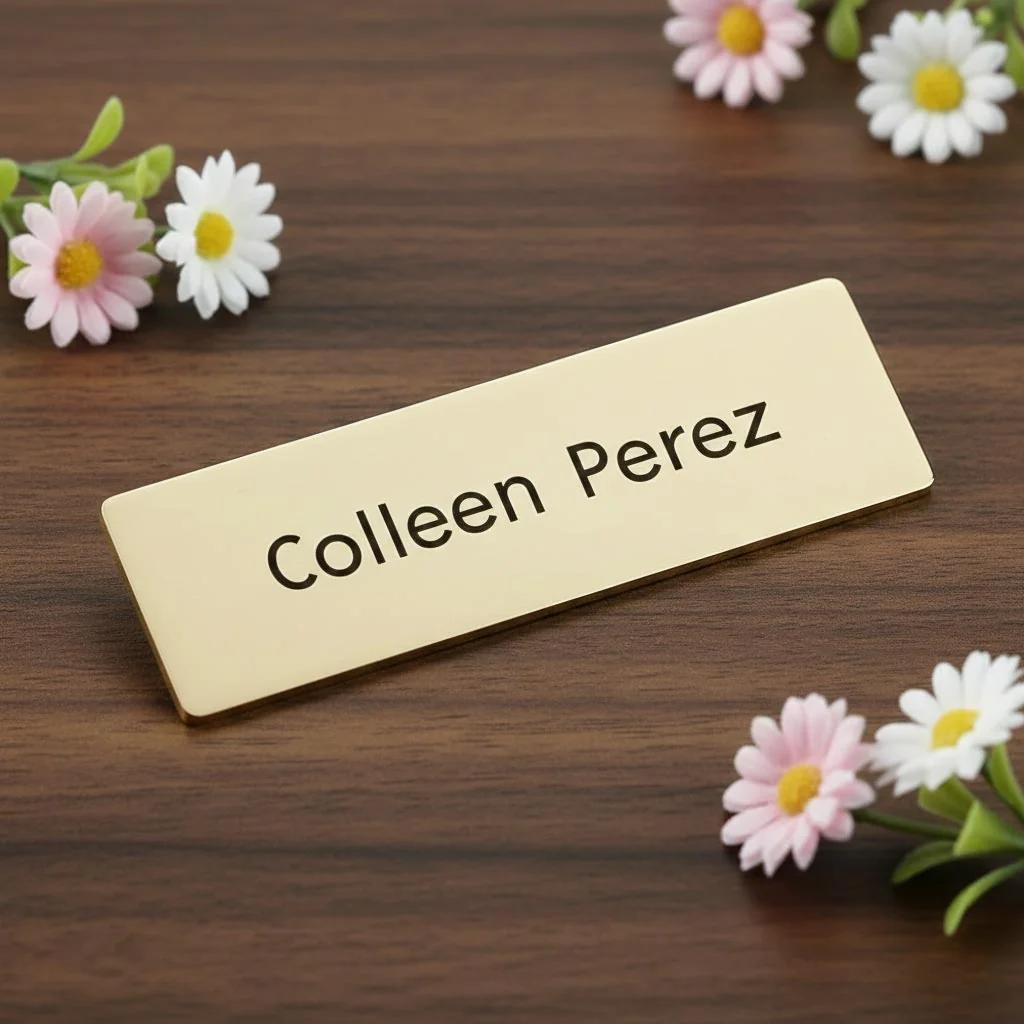 Zpics Personalised Metal Name Brooch Engraved in Silver and Gold